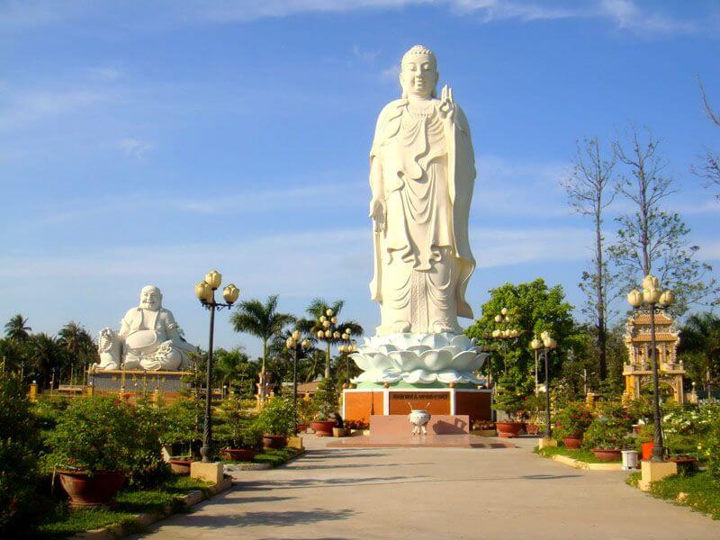Vietnam tours 12 days Vinh Trang pagoda.jpeg